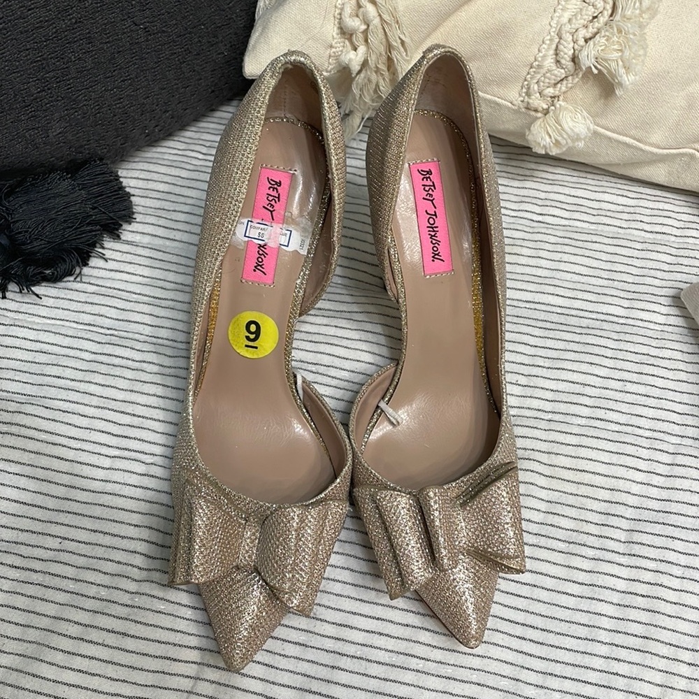 Sparkly gold betsey Johnson heels
